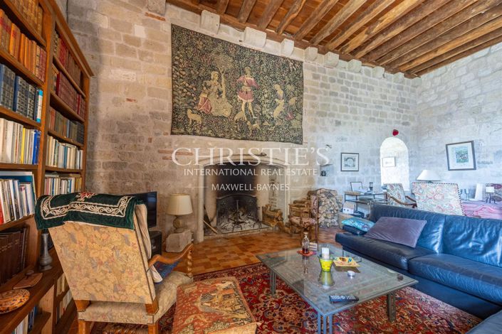 Image No.21-7 Bed House for sale