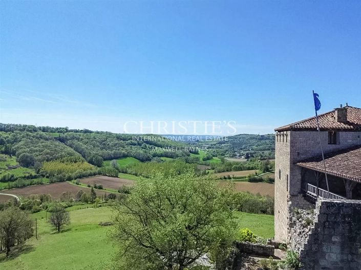 Image No.23-7 Bed House for sale