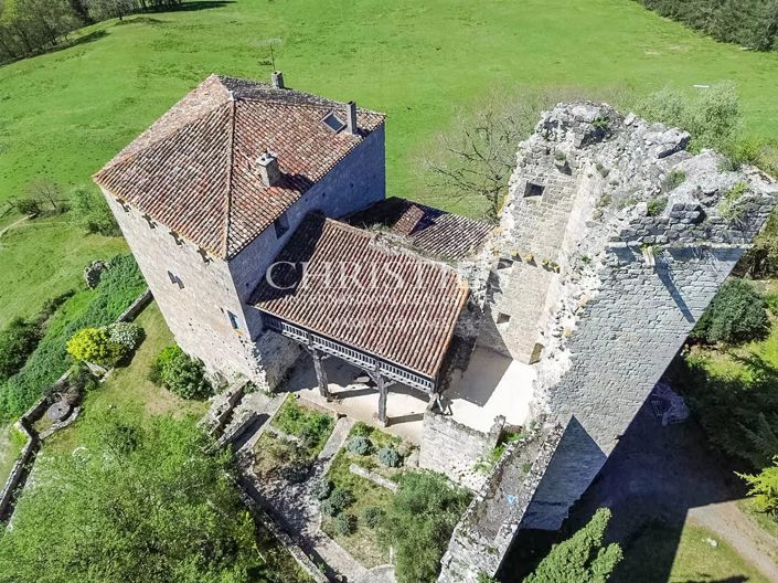 Image No.24-7 Bed House for sale