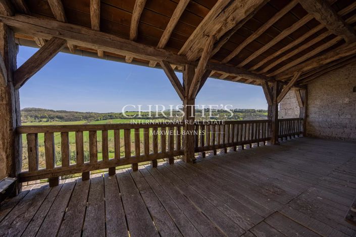 Image No.6-7 Bed House for sale