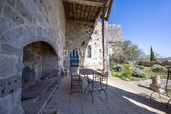 Image No.8-7 Bed House for sale