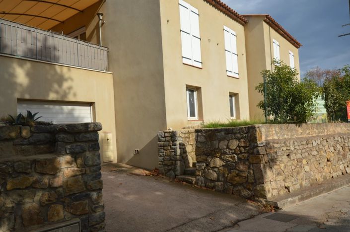 Image No.10-3 Bed House for sale