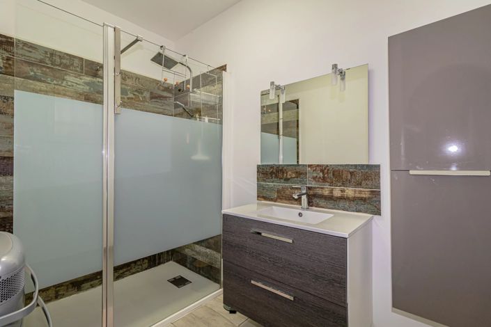 Image No.10-5 Bed House for sale