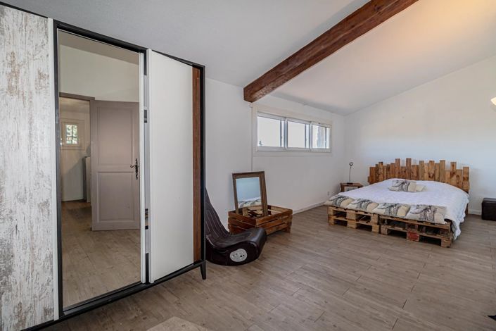 Image No.15-5 Bed House for sale