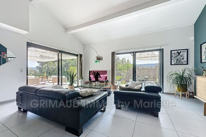 Image No.10-4 Bed House for sale