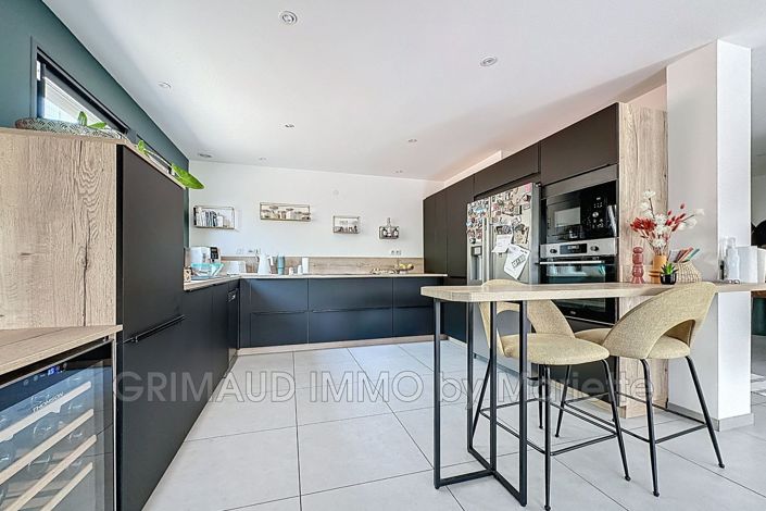 Image No.11-4 Bed House for sale