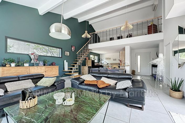 Image No.8-4 Bed House for sale