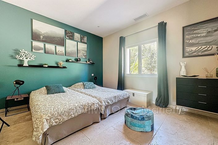 Image No.16-3 Bed House for sale