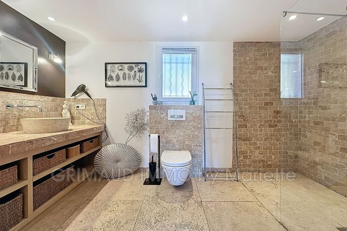 Image No.17-3 Bed House for sale