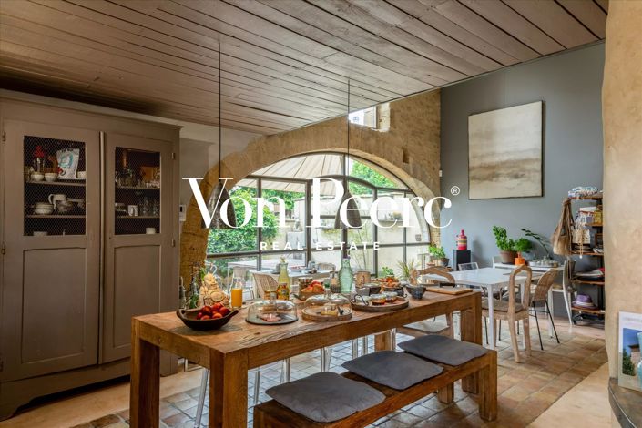 Image No.8-8 Bed House for sale