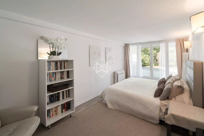 Image No.14-6 Bed House for sale