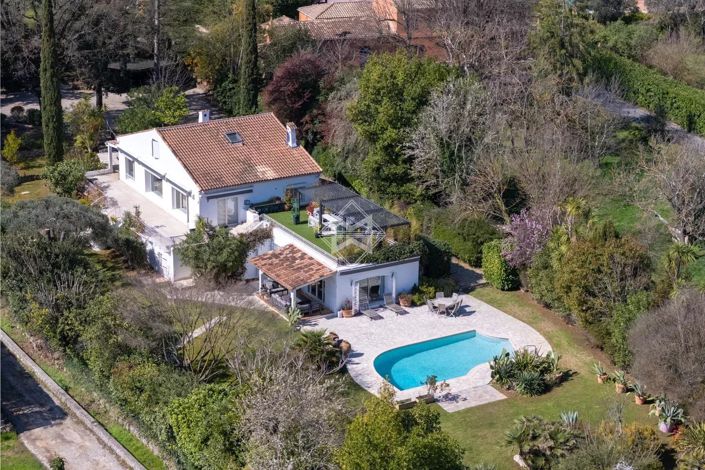 Image No.17-6 Bed House for sale