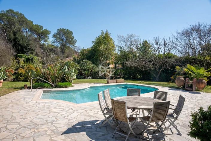 Image No.2-6 Bed House for sale