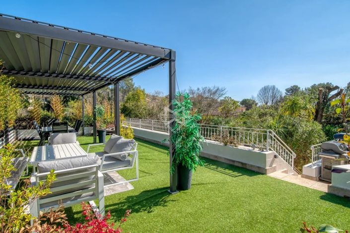 Image No.3-6 Bed House for sale