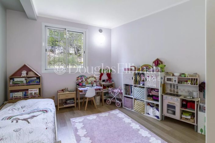 Image No.13-3 Bed Apartment for sale