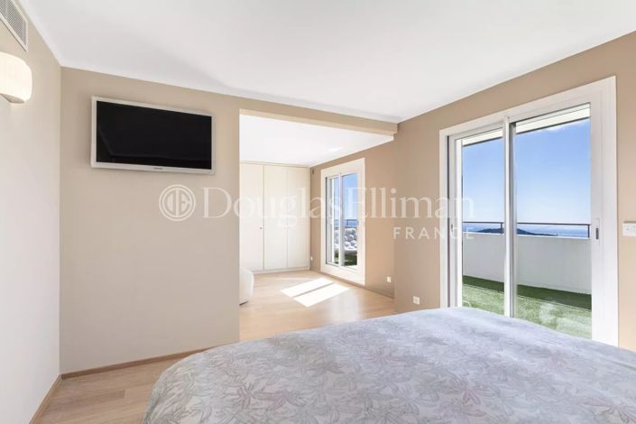 Image No.8-3 Bed Apartment for sale