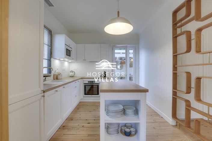 Image No.10-3 Bed House for sale