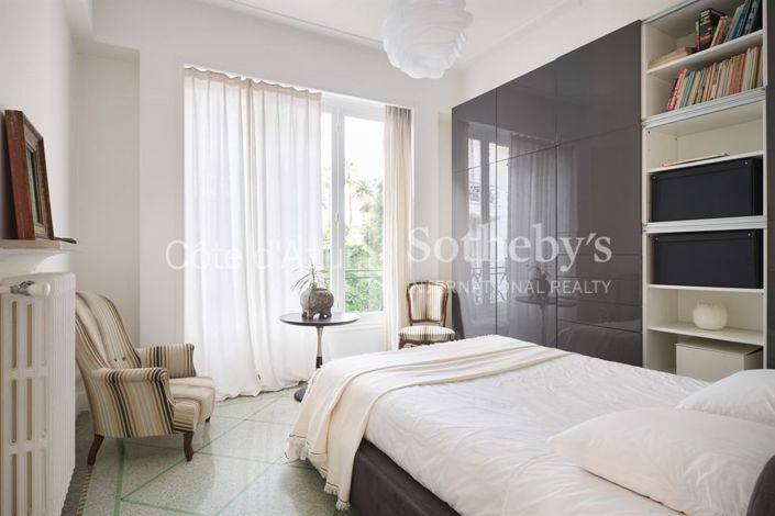 Image No.17-7 Bed Property for sale