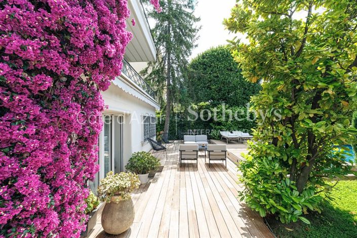 Image No.2-7 Bed Property for sale