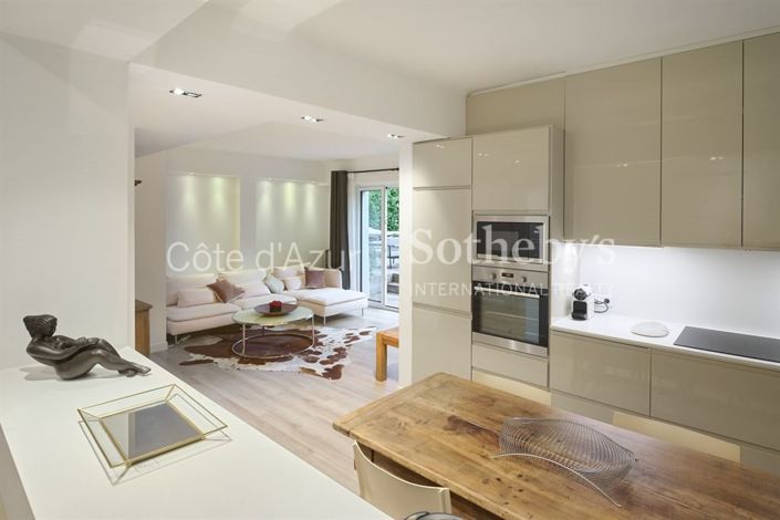 Image No.20-7 Bed House for sale