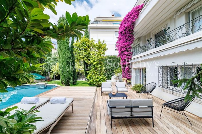 Image No.3-7 Bed Property for sale