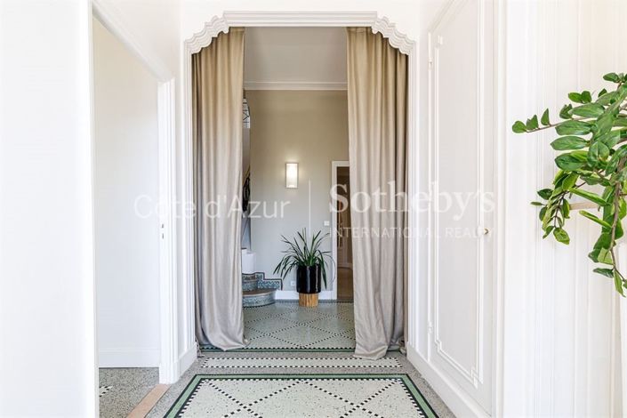 Image No.5-7 Bed House for sale
