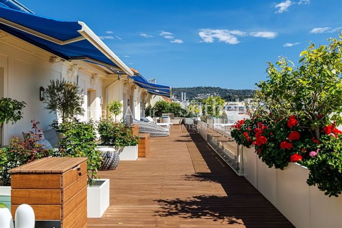 Image No.18-6 Bed Apartment for sale