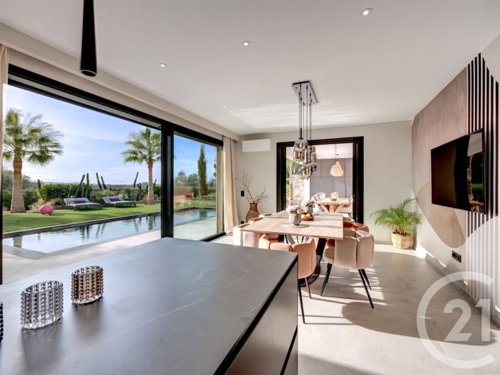 Image No.10-5 Bed House for sale