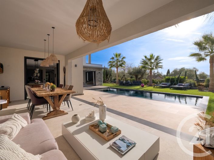 Image No.11-5 Bed House for sale