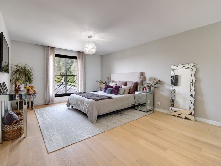 Image No.20-5 Bed House for sale