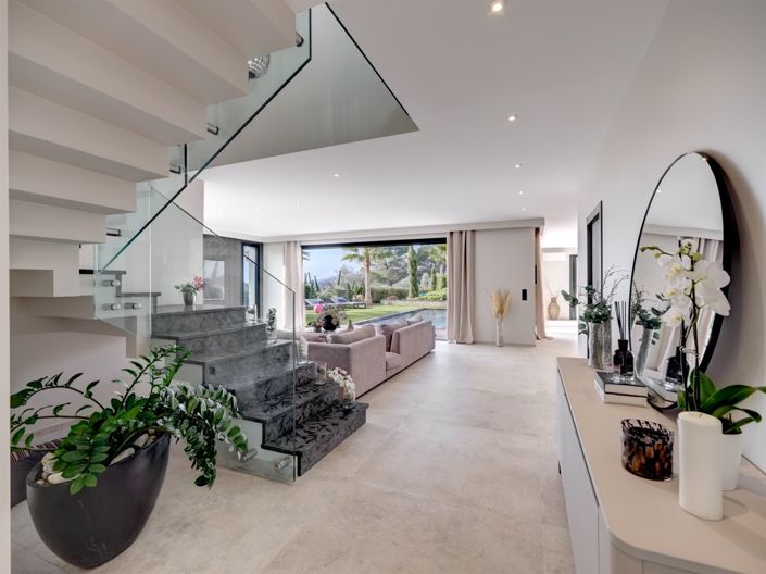 Image No.6-5 Bed House for sale