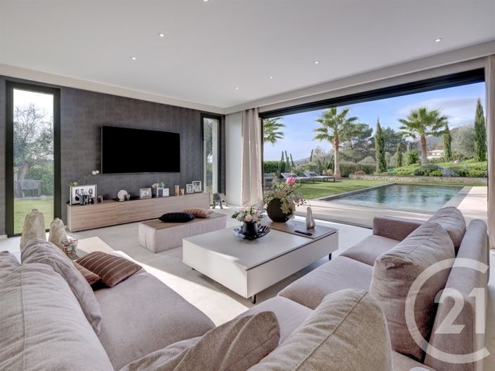 Image No.7-5 Bed House for sale