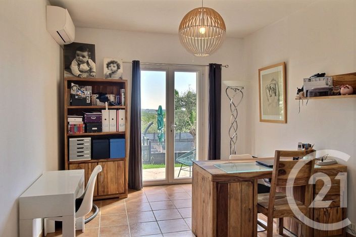 Image No.10-4 Bed House for sale