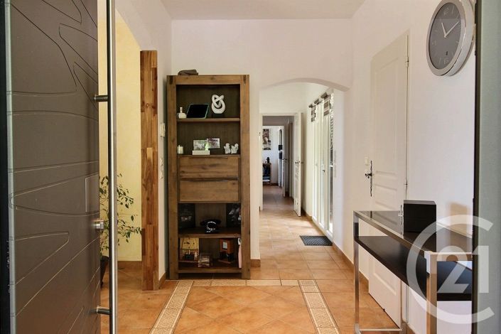 Image No.8-4 Bed House for sale