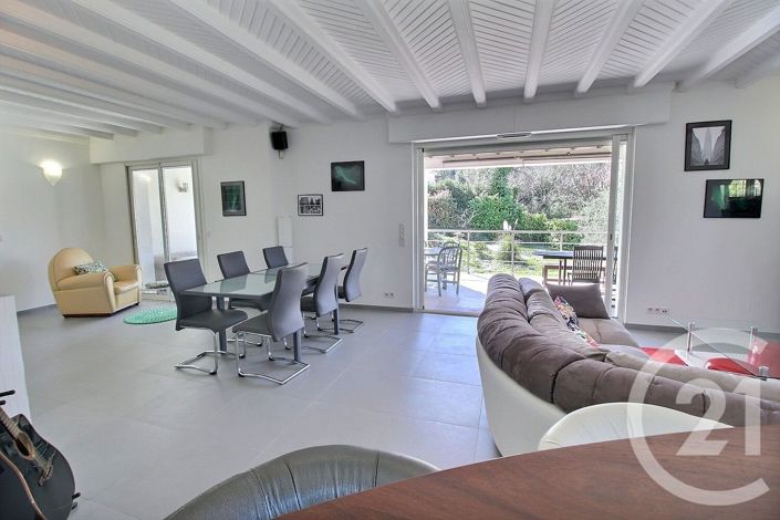 Image No.2-3 Bed House for sale