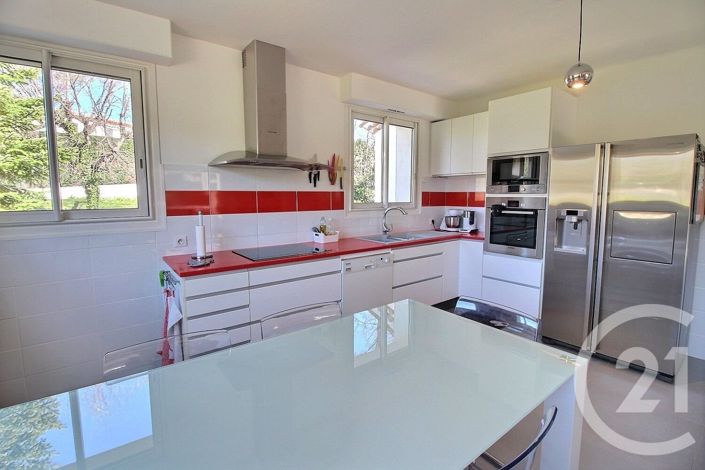 Image No.7-3 Bed House for sale