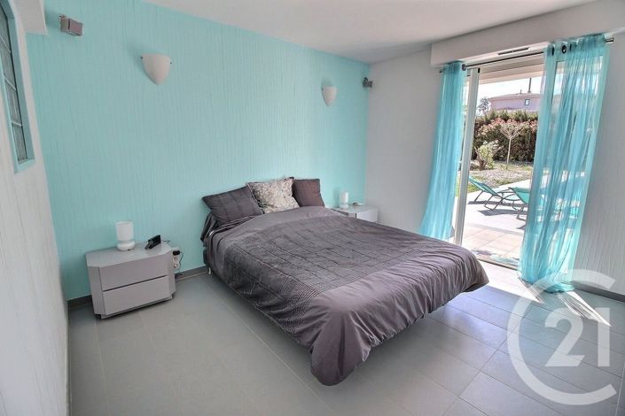 Image No.9-3 Bed House for sale