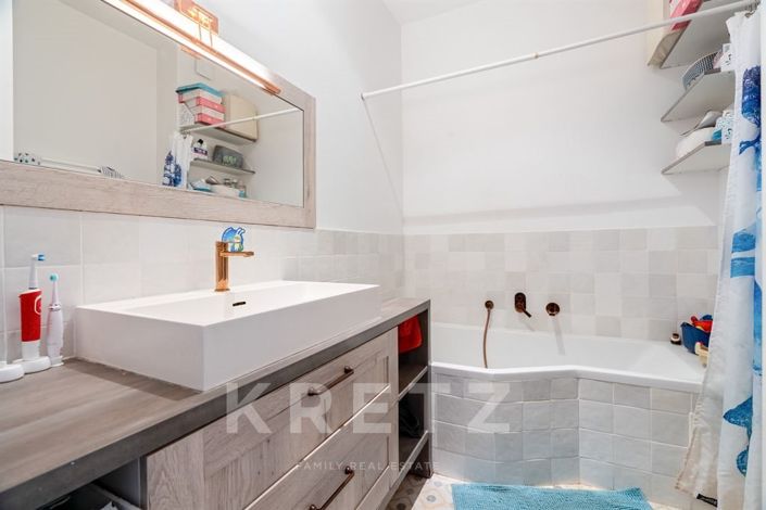 Image No.11-3 Bed Apartment for sale