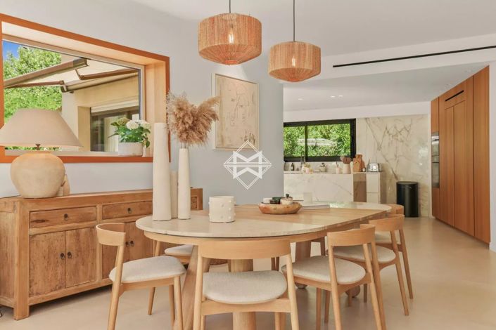 Image No.10-5 Bed House for sale