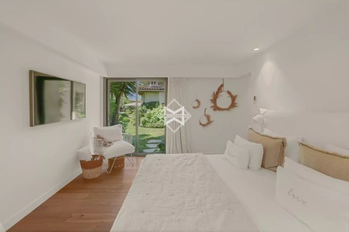 Image No.15-5 Bed House for sale