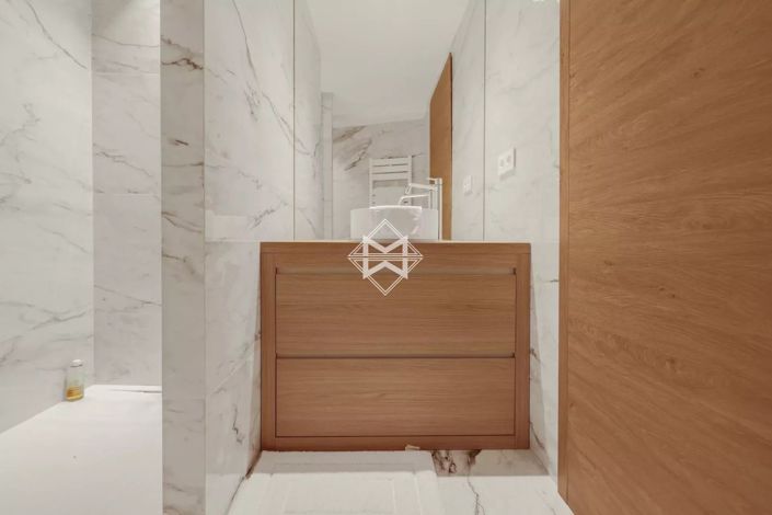 Image No.16-5 Bed House for sale