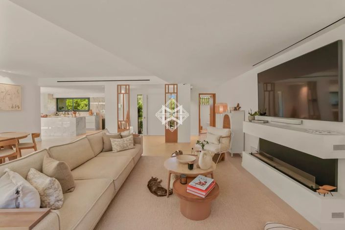 Image No.9-5 Bed House for sale