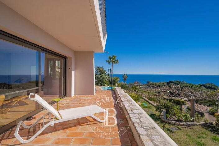 Image No.12-5 Bed House for sale