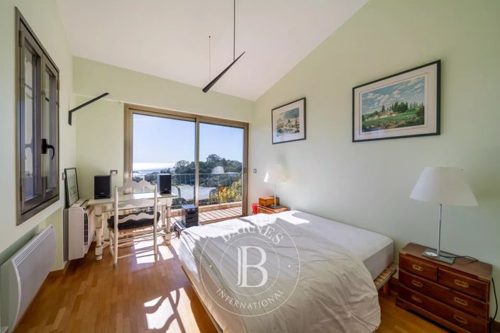 Image No.14-5 Bed House for sale