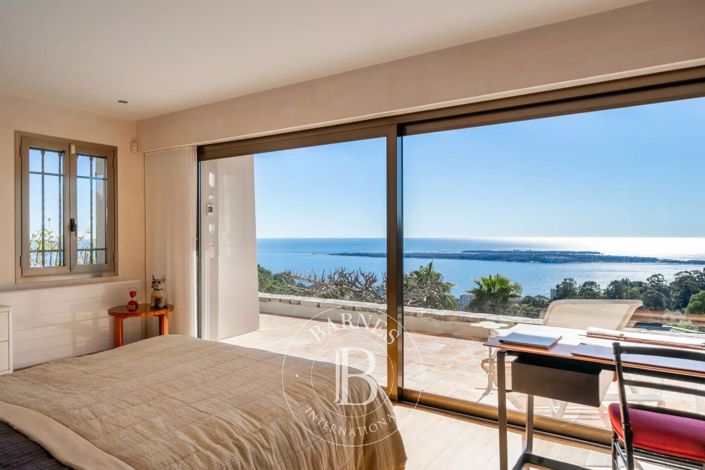 Image No.5-5 Bed House for sale