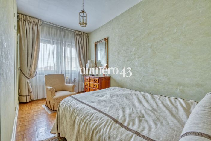 Image No.11-4 Bed House for sale