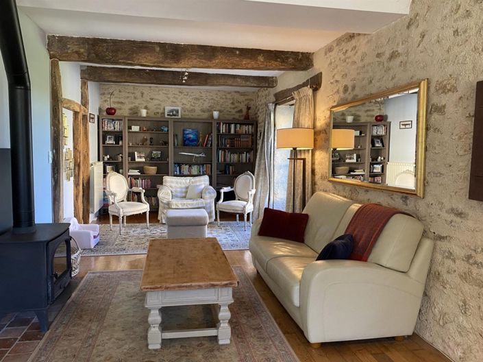 Image No.10-11 Bed Property for sale