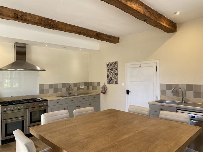 Image No.12-11 Bed Property for sale