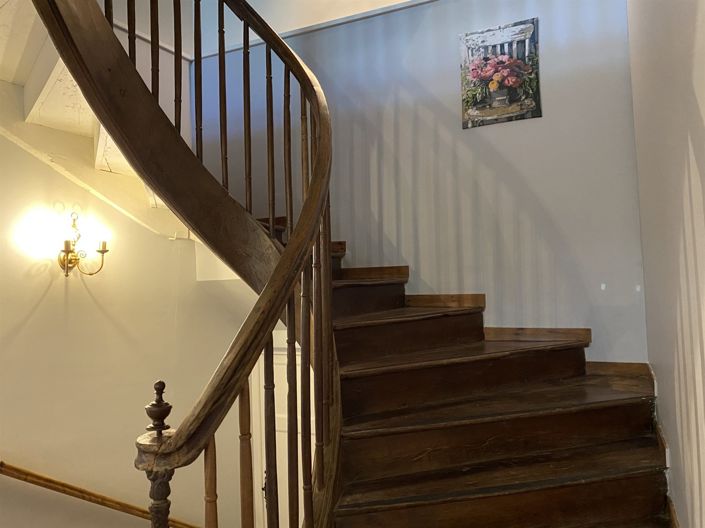 Image No.15-11 Bed Property for sale