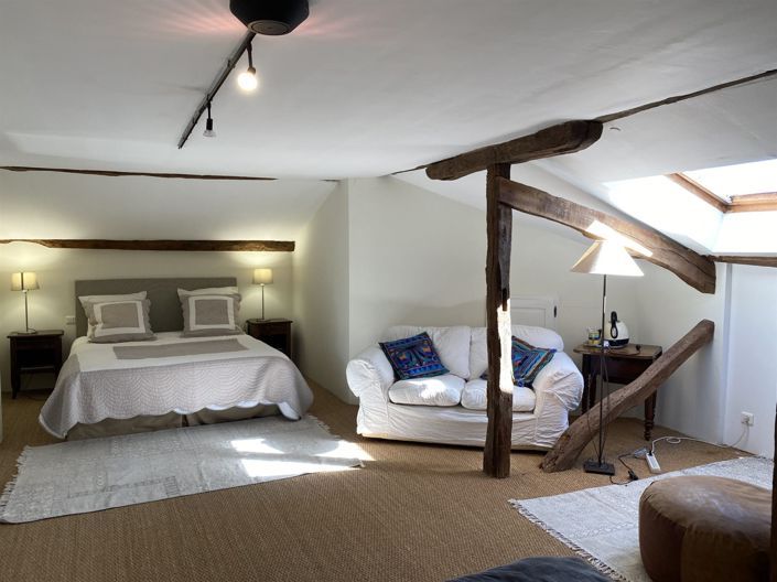 Image No.20-11 Bed Property for sale